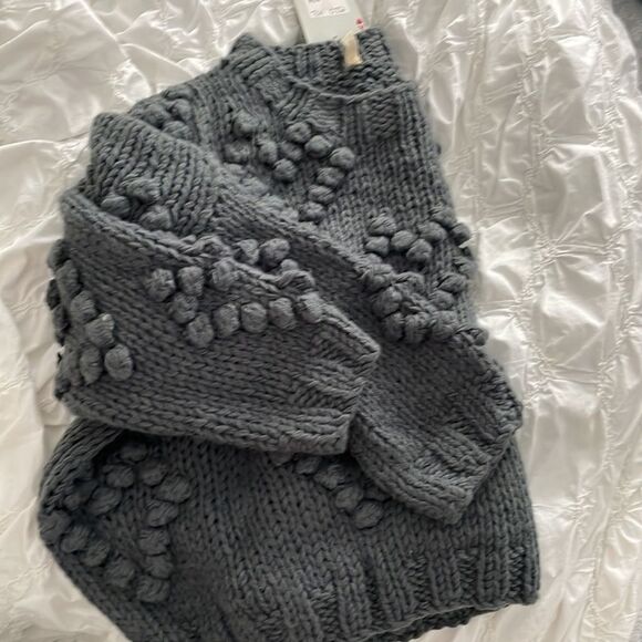 CHUNKY HAND KNITTED CHARCOAL POM SWEATER SIZE M/L NWT - Picture 5 of 6
